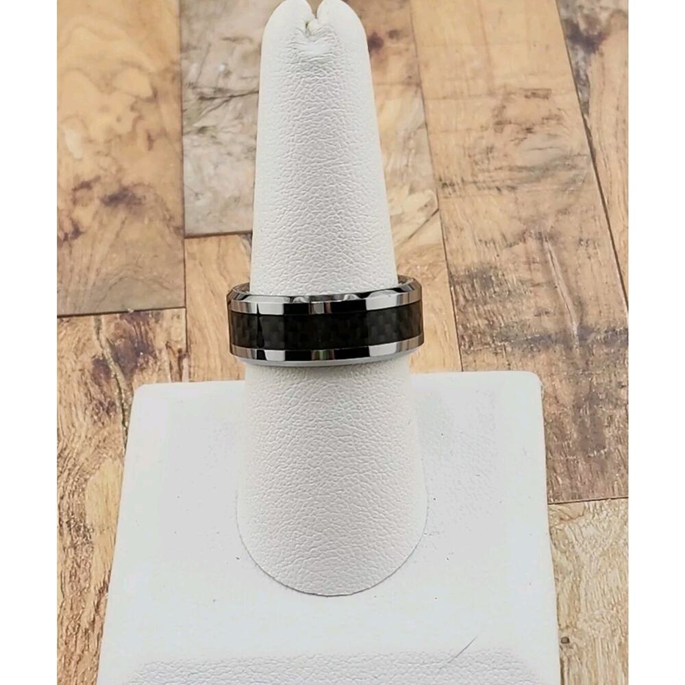 Mens Ring Silver 7MM Geometric Pattern Black Carbon Fiber Inlay Band Ring sz 12 - Picture 2 of 4